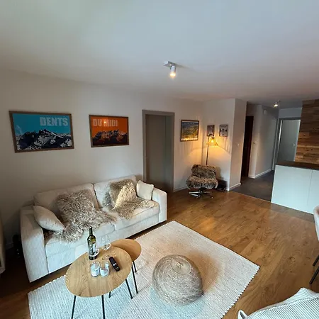 Mountain In Port De Soleil Шампери