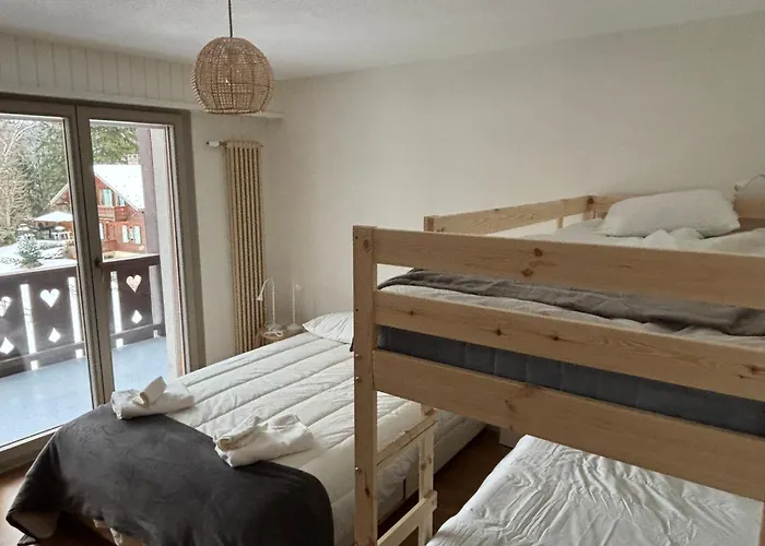 Mountain In Port De Soleil Шампери