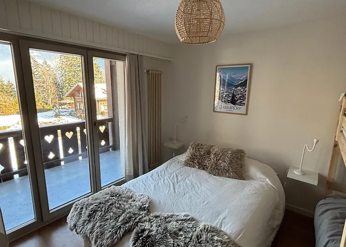 Mountain In Port De Soleil * Шампери