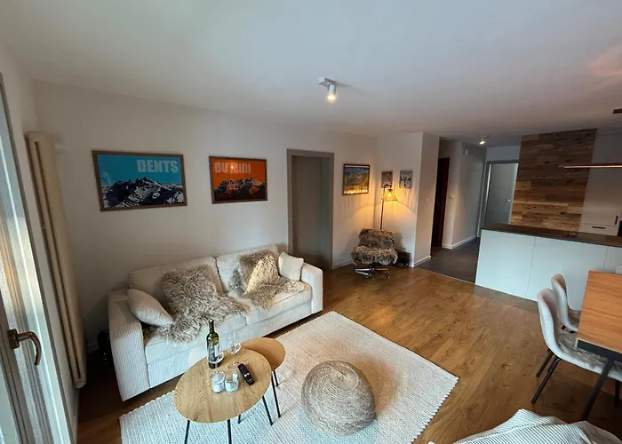 Mountain In Port De Soleil Шампери